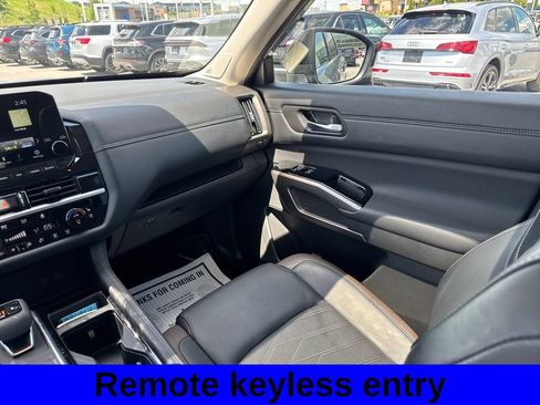 Used 2025 Nissan Pathfinder Platinum w/ Cargo Package AWD/4WD image 12