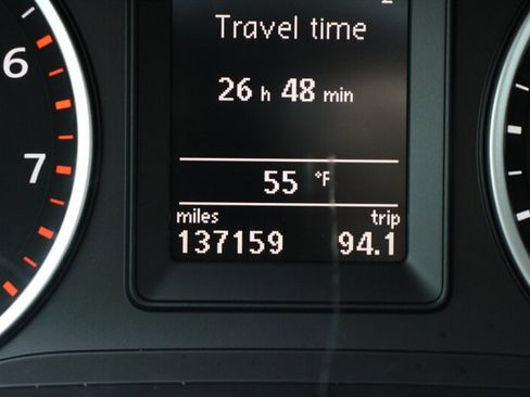 Used 2012 Volkswagen Tiguan S image 7