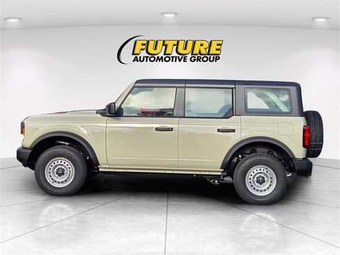 New 2025 Ford Bronco Base image 7
