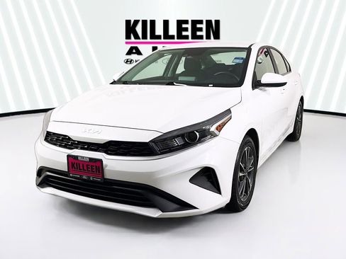 Used 2024 Kia Forte LXS image 3