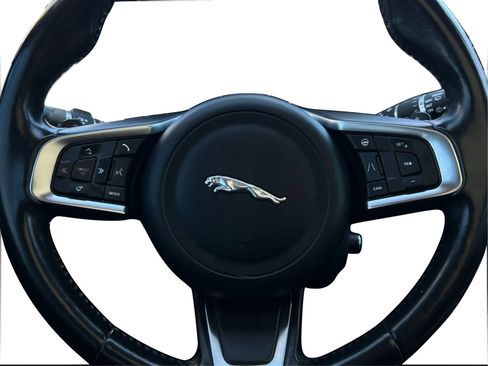 Used 2019 Jaguar F-PACE Prestige AWD/4WD image 23