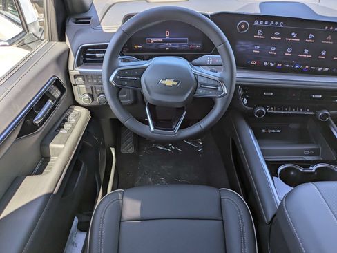 New 2026 Chevrolet Suburban Premier RWD image 4