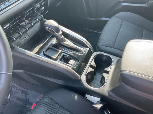 Used 2024 GMC Canyon Elevation w/ Convenience Package image 17