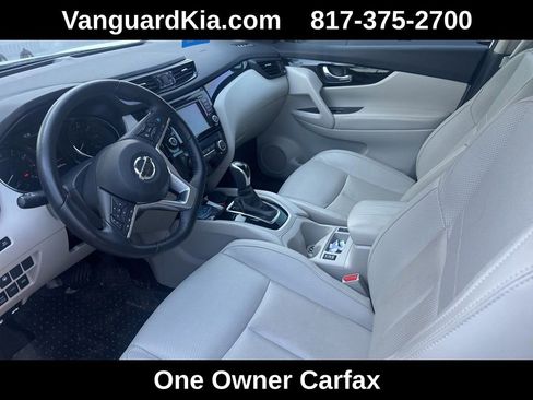 Used 2022 Nissan Rogue Sport SL image 2