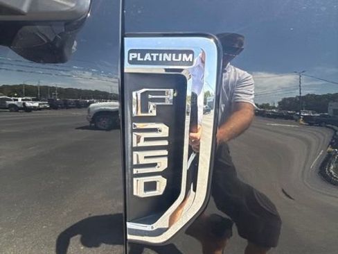 Used 2019 Ford F250 Platinum w/ Platinum Ultimate Package AWD/4WD image 20