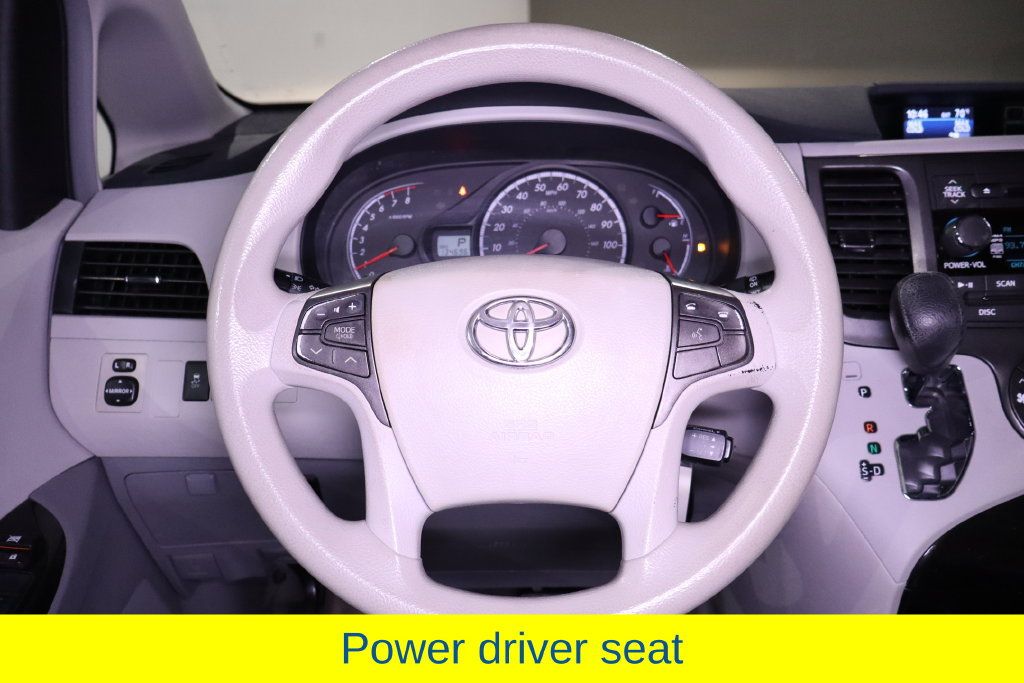Used 2014 Toyota Sienna LE FWD image 18