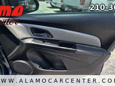 Used 2013 Chevrolet Cruze LS FWD image 17