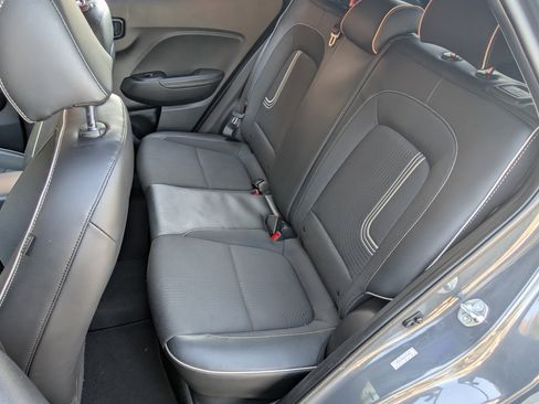 Used 2024 Hyundai Venue Limited image 16