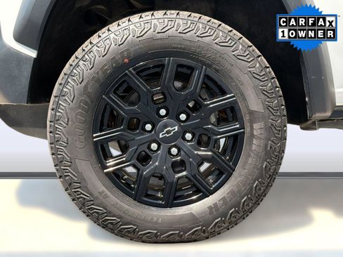 Used 2024 Chevrolet Colorado Trail Boss w/ Technology Package AWD/4WD image 13