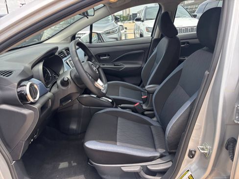 Used 2025 Nissan Versa SV FWD image 24