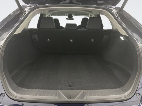 Used 2022 Toyota Venza LE image 20