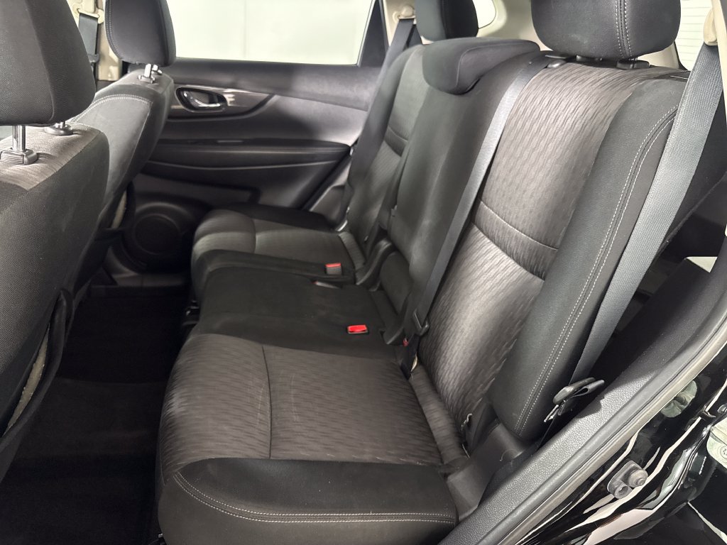 Used 2019 Nissan Rogue SV w/ Premium Package FWD image 13