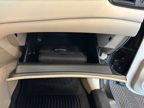 Used 2017 Nissan Rogue SL w/ SL Premium Package AWD/4WD image 32