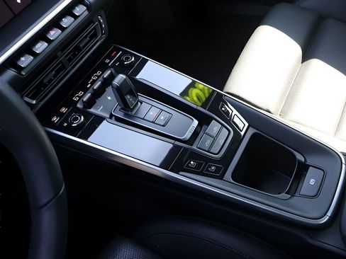 Certified 2020 Porsche 911 Carrera S image 27