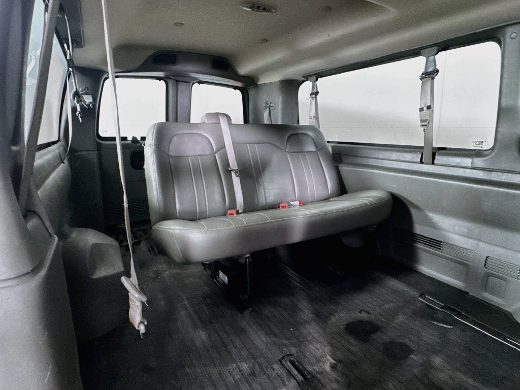 Used 2017 Chevrolet Express 3500 LS RWD image 29