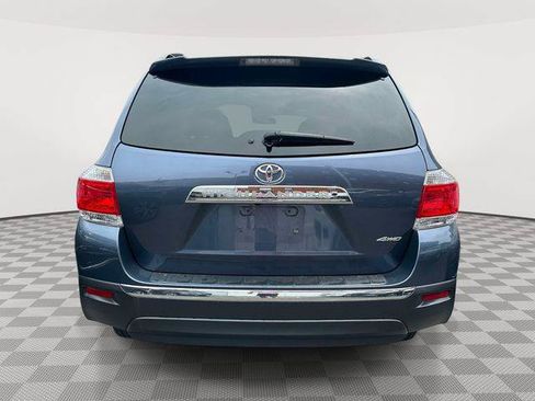 Used 2012 Toyota Highlander Limited w/ Tow Pkg AWD/4WD image 3