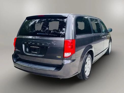 Used 2019 Dodge Grand Caravan SE w/ UConnect Hands-Free Group FWD image 4