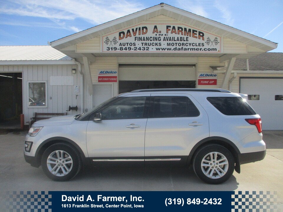 Used 2017 Ford Explorer XLT w/ Equipment Group 202A FWD image 1