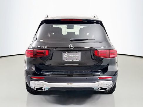 Used 2024 Mercedes-Benz GLB 250 4MATIC image 7