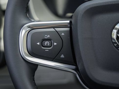 New 2026 Volvo XC40 B5 Plus w/ Protection Package Premier AWD/4WD image 33