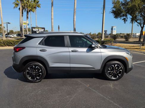 Used 2023 Chevrolet TrailBlazer LT w/ Convenience Package image 3