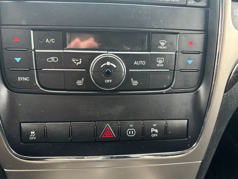 Used 2012 Jeep Grand Cherokee Laredo image 15