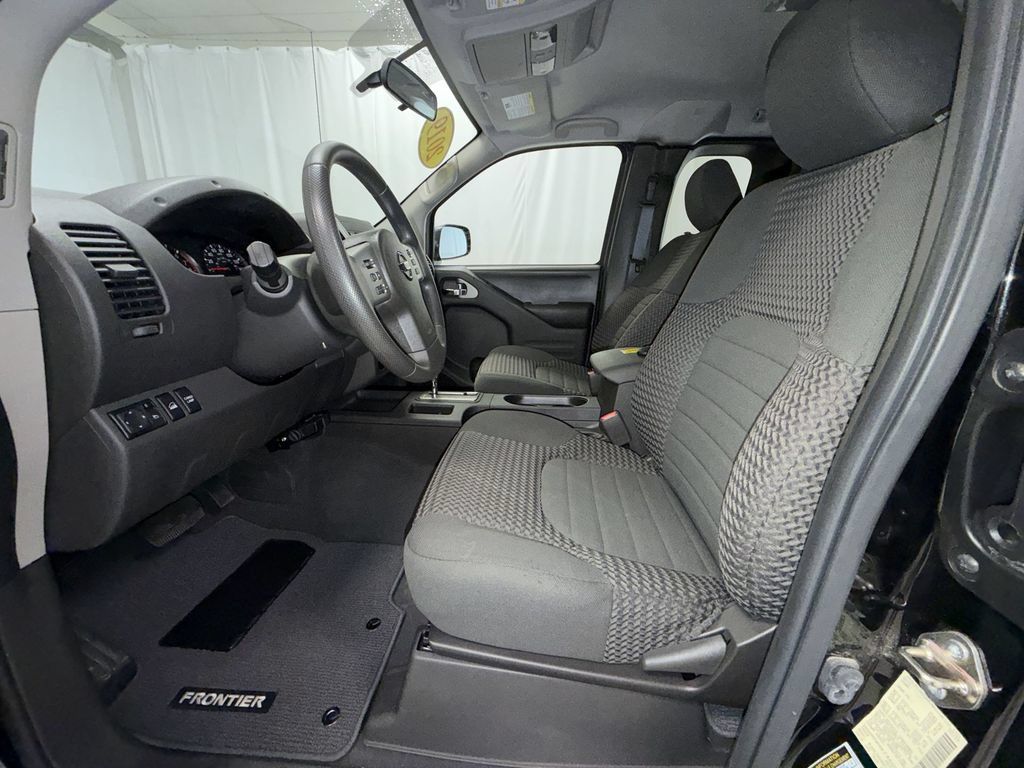 Used 2019 Nissan Frontier SV AWD/4WD image 11