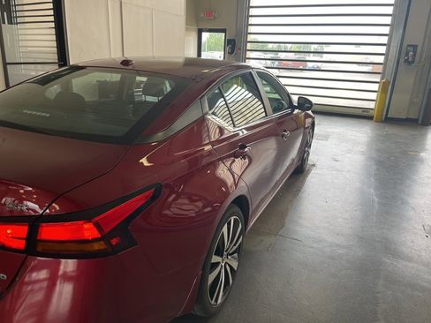 Used 2022 Nissan Altima 2.5 SR AWD/4WD image 13