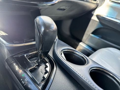 Used 2014 Toyota Avalon XLE FWD image 31