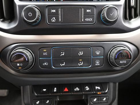 Used 2021 Chevrolet Colorado Z71 AWD/4WD image 19