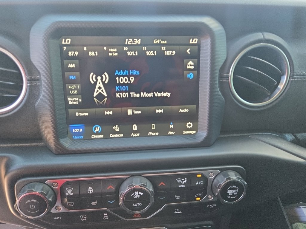 Used 2020 Jeep Gladiator Overland AWD/4WD image 31