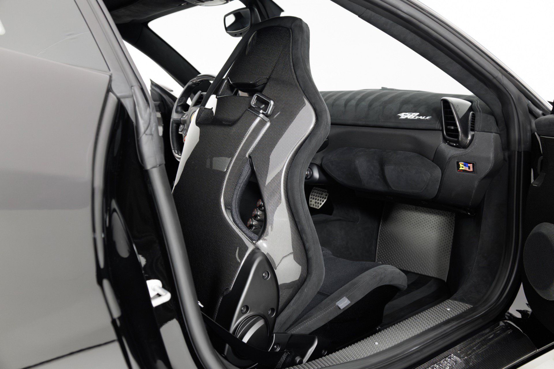 Used 2015 Ferrari 458 Speciale Coupe RWD image 43