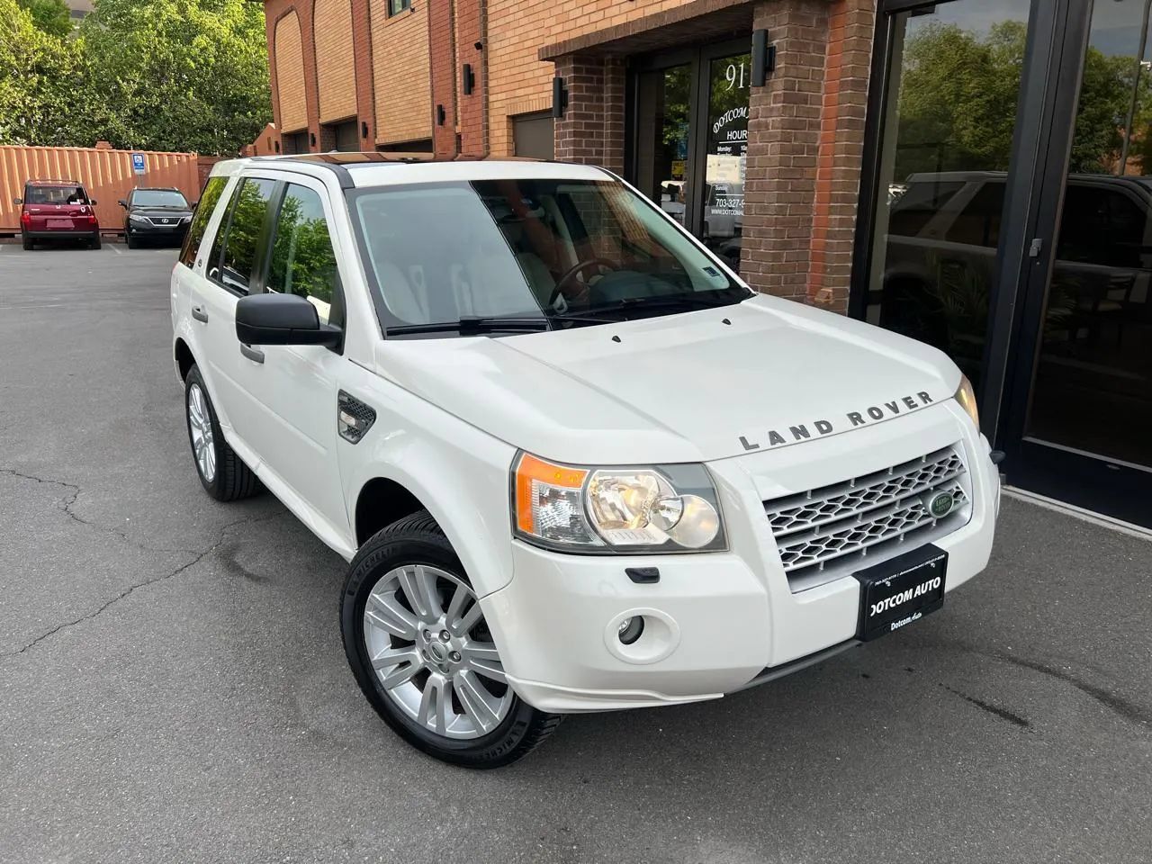 Used 2010 Land Rover LR2 HSE AWD/4WD image 15