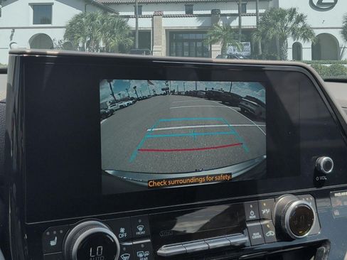 Used 2026 Toyota Highlander XLE AWD/4WD image 19