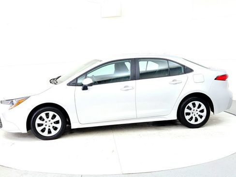 Certified 2023 Toyota Corolla LE FWD image 3