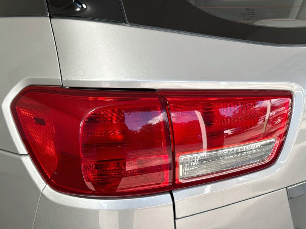 Used 2018 Kia Sedona L FWD image 32