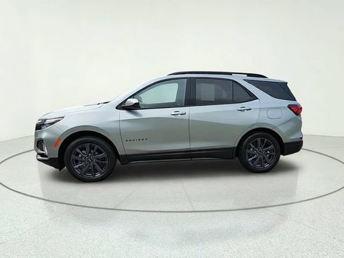Used 2023 Chevrolet Equinox RS AWD/4WD image 2