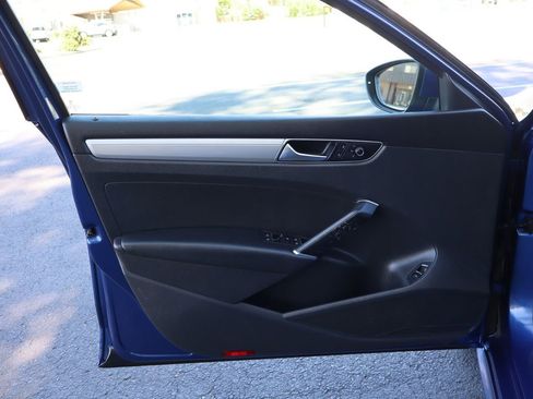 Used 2017 Volkswagen Passat 1.8T S FWD image 23