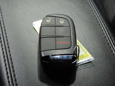 Used 2024 Jeep Compass Trailhawk image 19