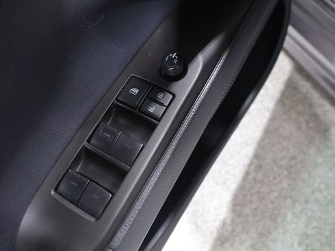 Used 2022 Toyota Camry SE w/ Convenience Package FWD image 13