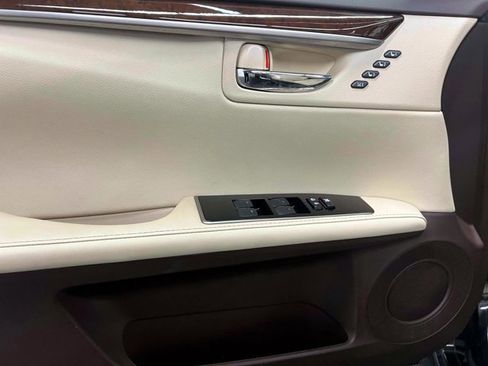 Used 2017 Lexus ES 350 w/ Navigation System Package image 17