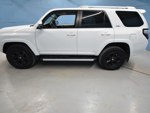 Used 2018 Toyota 4Runner 4WD image 34