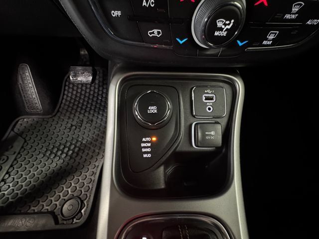 Used 2019 Jeep Compass Latitude w/ Popular Equipment Group AWD/4WD image 6