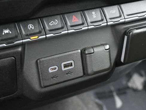 Used 2023 Chevrolet Silverado 1500 Custom image 24