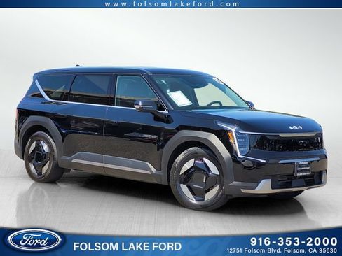 Used 2024 Kia EV9 Light Long Range RWD image 1