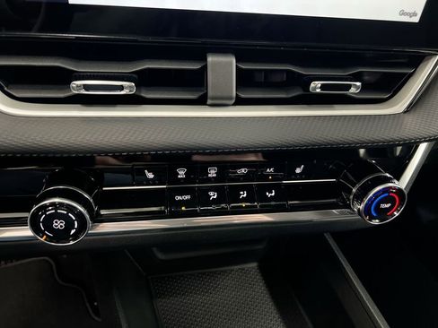 New 2026 Chevrolet Equinox LT image 17