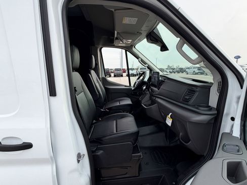 New 2026 Ford Transit 250 148 Medium Roof w/ Load Area Protection Package image 7
