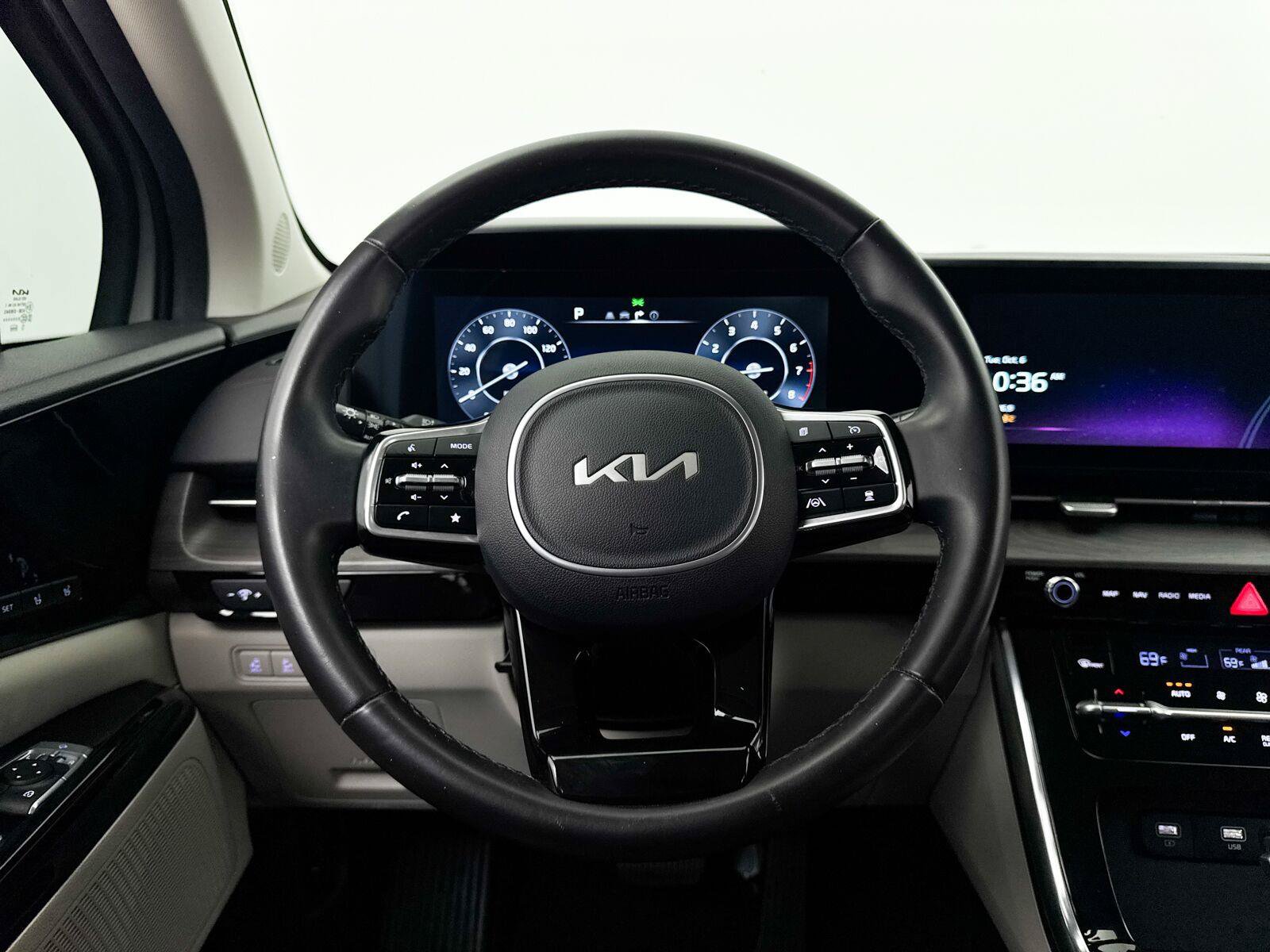 Used 2024 Kia Carnival SX FWD image 36