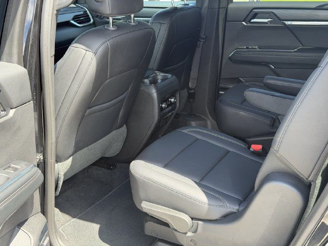 Used 2026 GMC Acadia Elevation w/ Elevation Premium Package FWD image 24