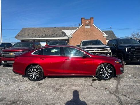 Used 2023 Chevrolet Malibu RS image 2